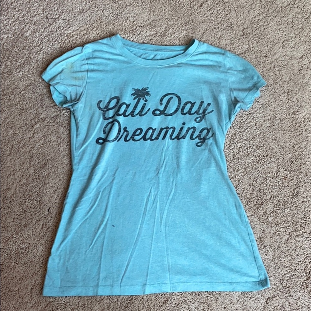 i am selling a shirt.